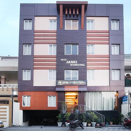 Hotel Janki International 3 Km From Kashi Vishwanath Temple Free Pickup From Railway Station Varanasi Eksteriør billede
