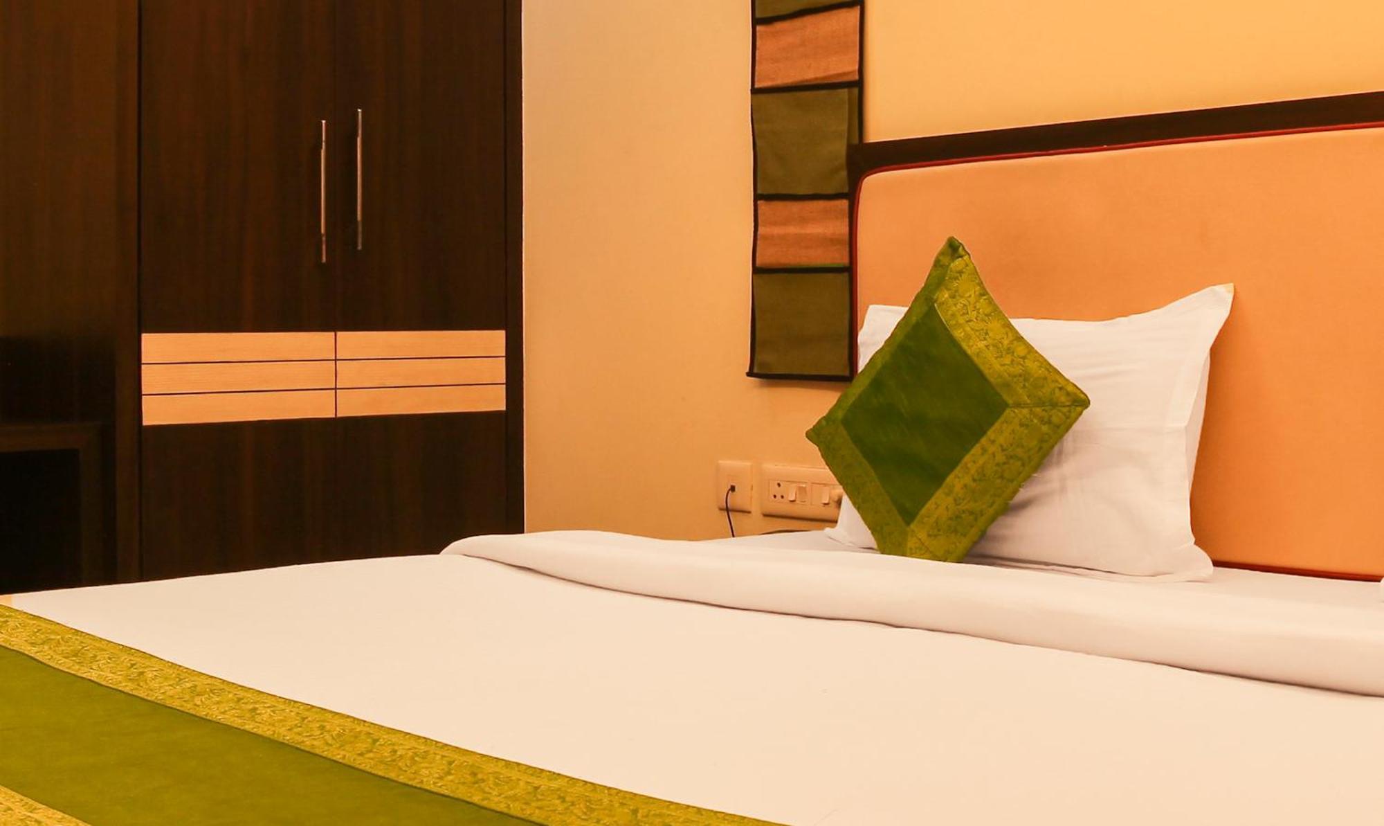 Hotel Janki International 3 Km From Kashi Vishwanath Temple Free Pickup From Railway Station Varanasi Eksteriør billede