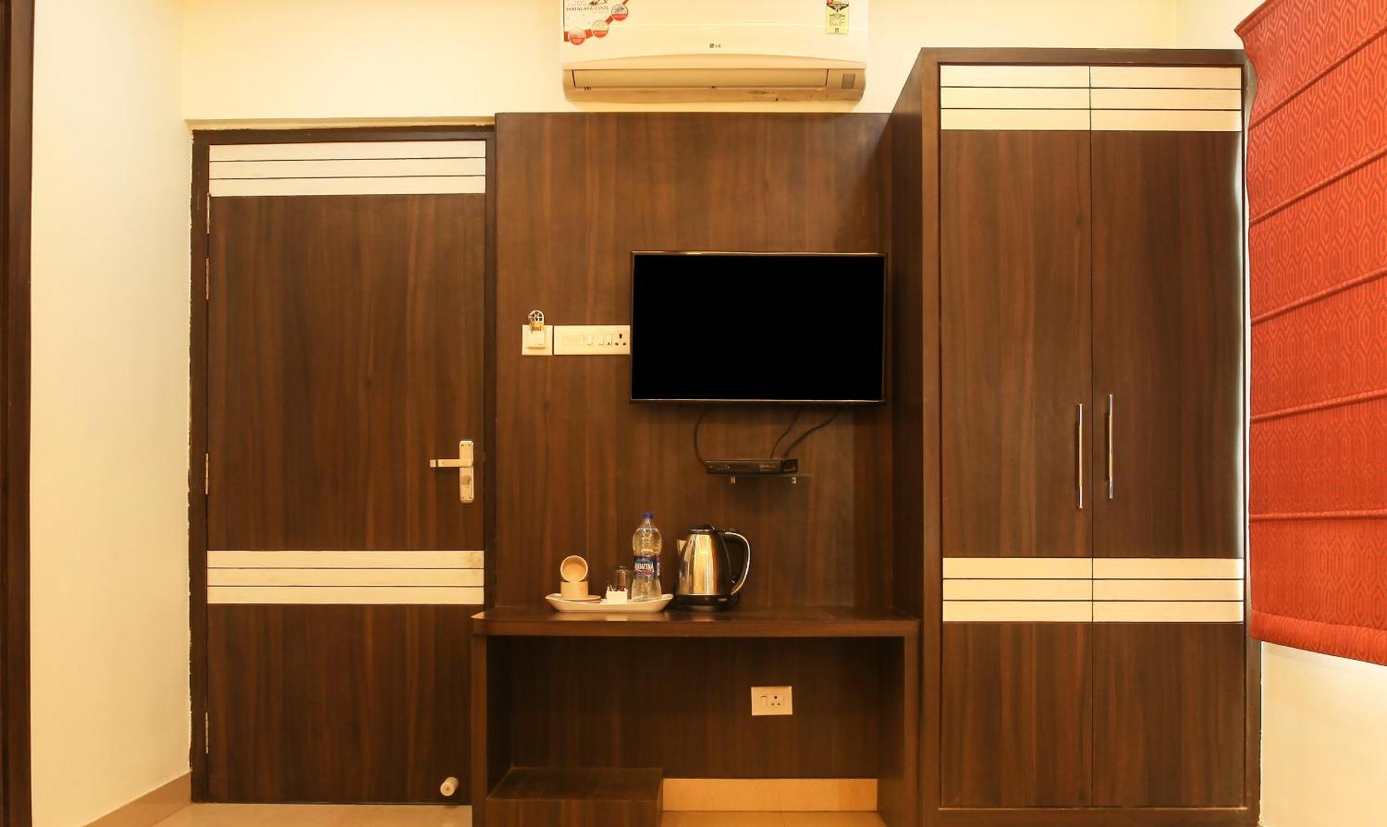 Hotel Janki International 3 Km From Kashi Vishwanath Temple Free Pickup From Railway Station Varanasi Eksteriør billede