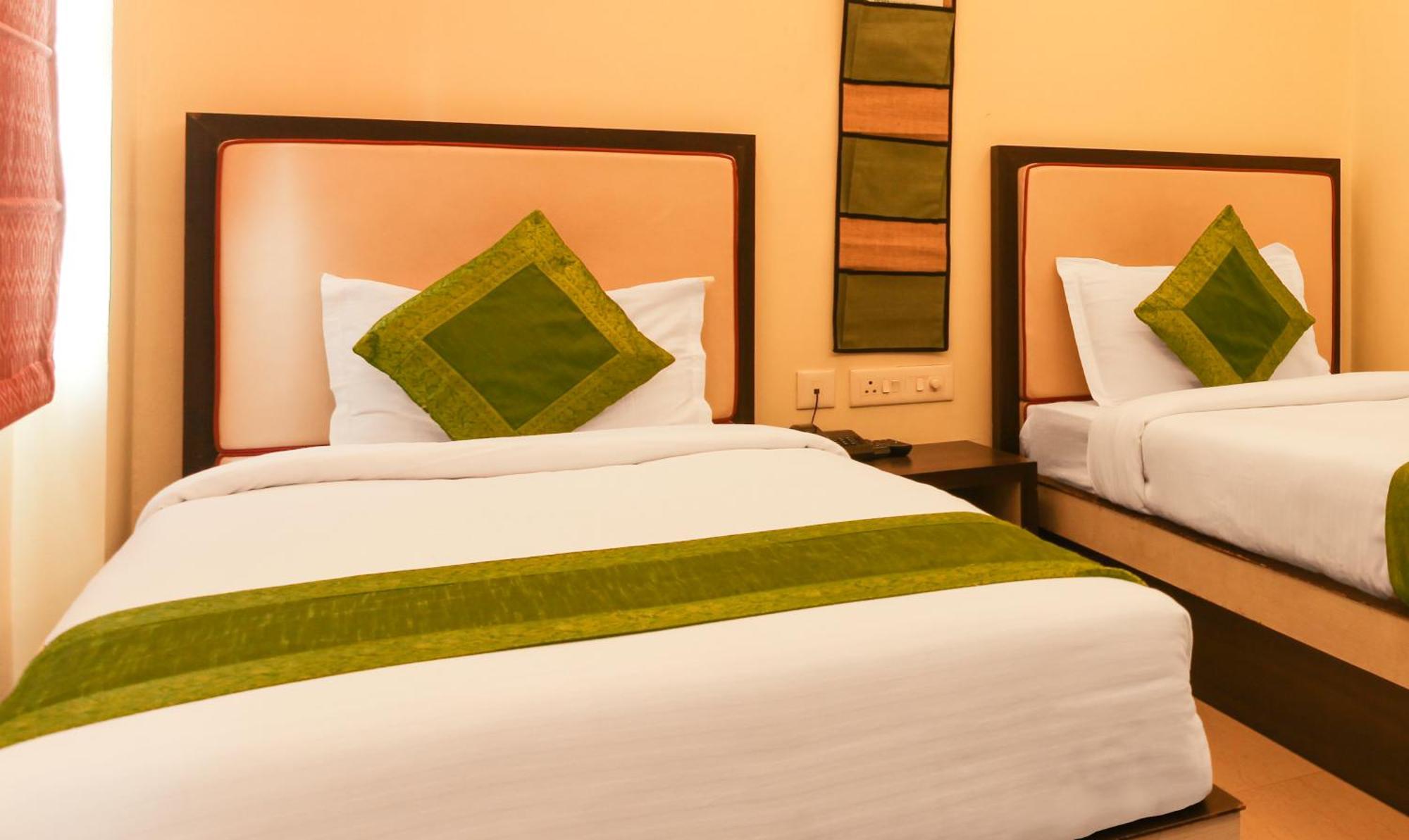 Hotel Janki International 3 Km From Kashi Vishwanath Temple Free Pickup From Railway Station Varanasi Eksteriør billede