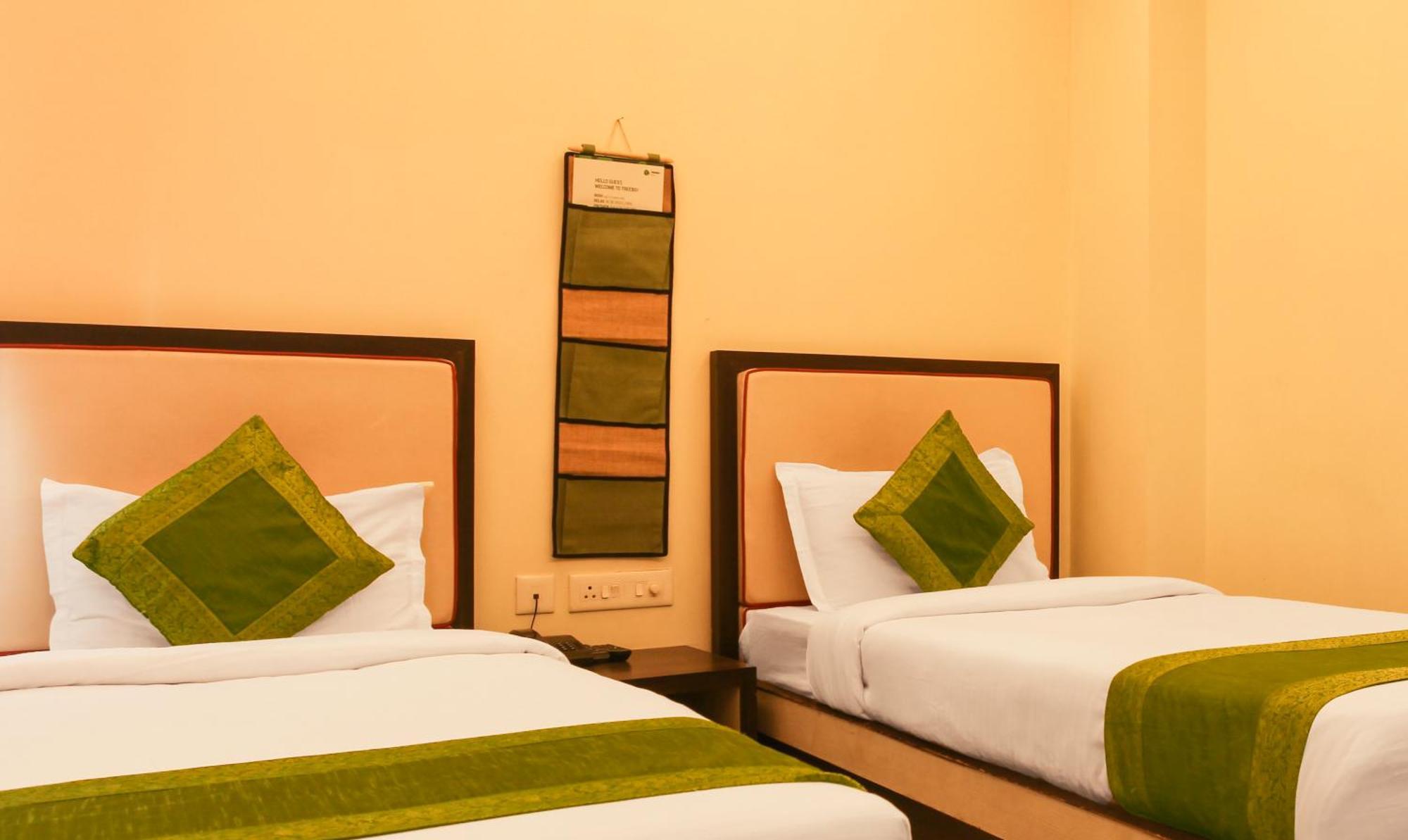 Hotel Janki International 3 Km From Kashi Vishwanath Temple Free Pickup From Railway Station Varanasi Eksteriør billede