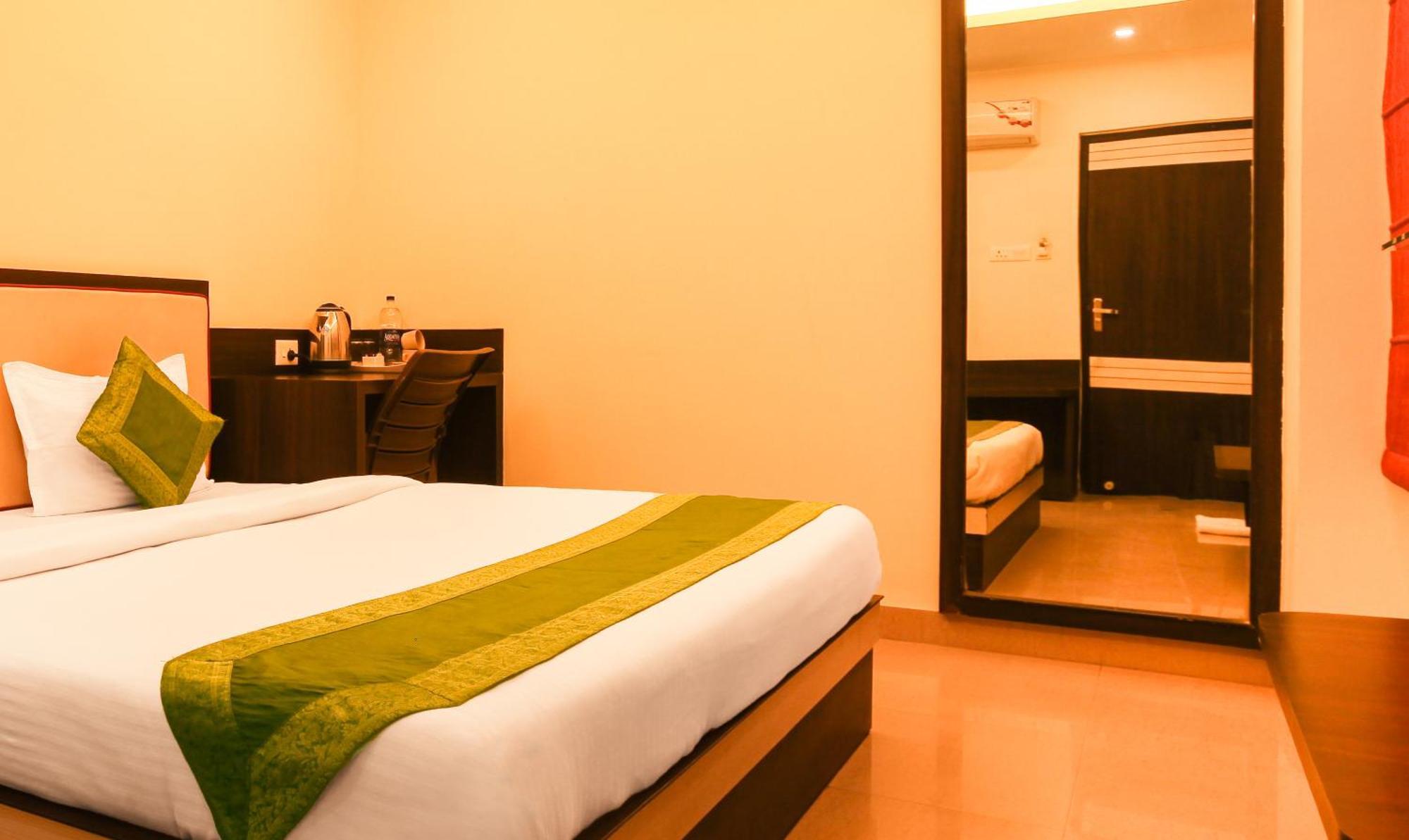 Hotel Janki International 3 Km From Kashi Vishwanath Temple Free Pickup From Railway Station Varanasi Eksteriør billede