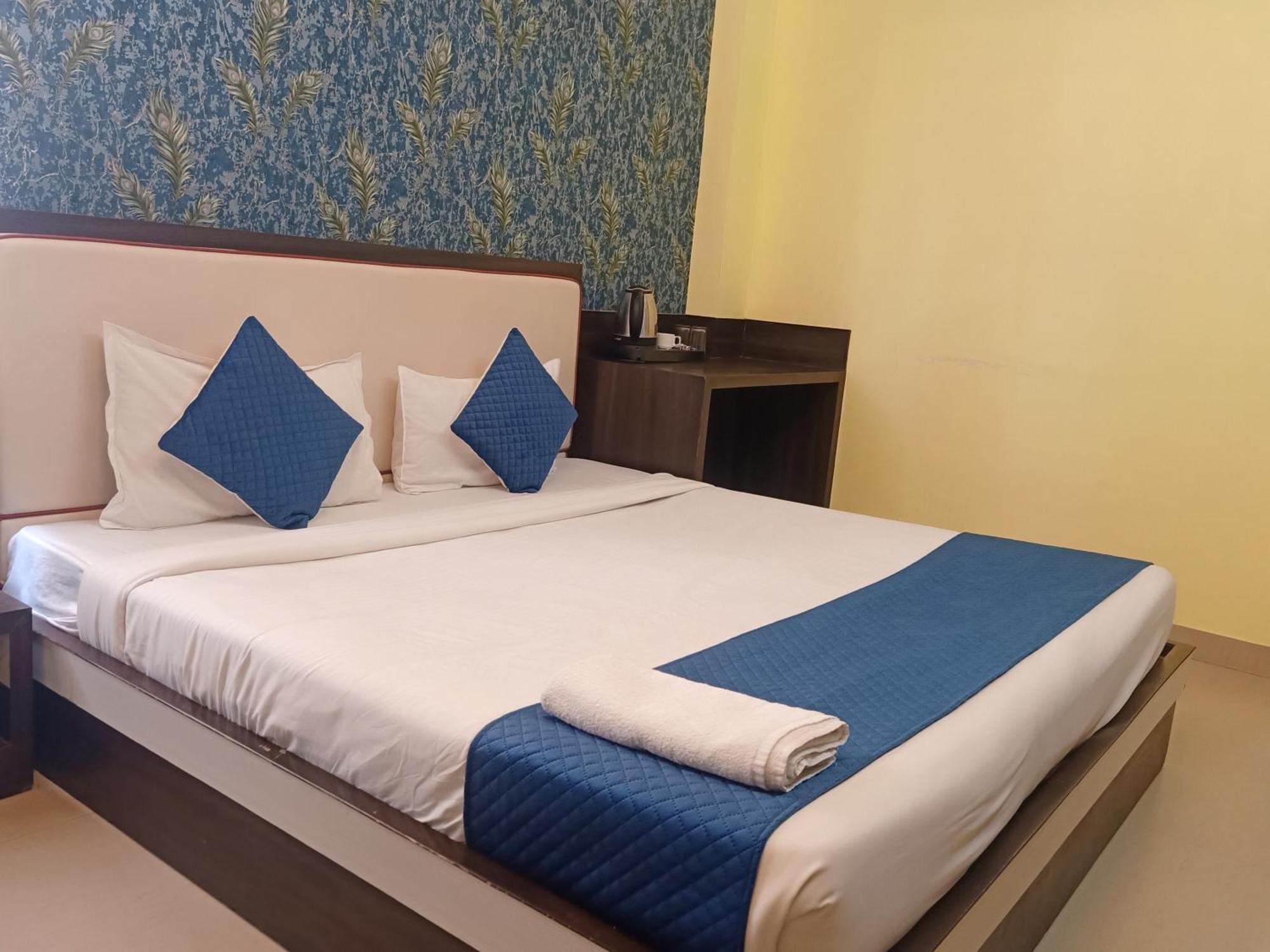 Hotel Janki International 3 Km From Kashi Vishwanath Temple Free Pickup From Railway Station Varanasi Eksteriør billede