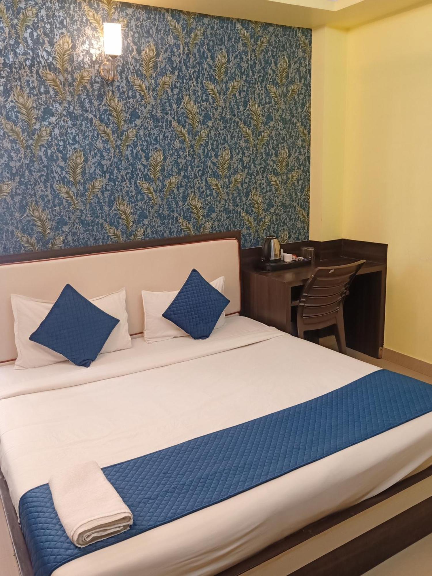 Hotel Janki International 3 Km From Kashi Vishwanath Temple Free Pickup From Railway Station Varanasi Eksteriør billede