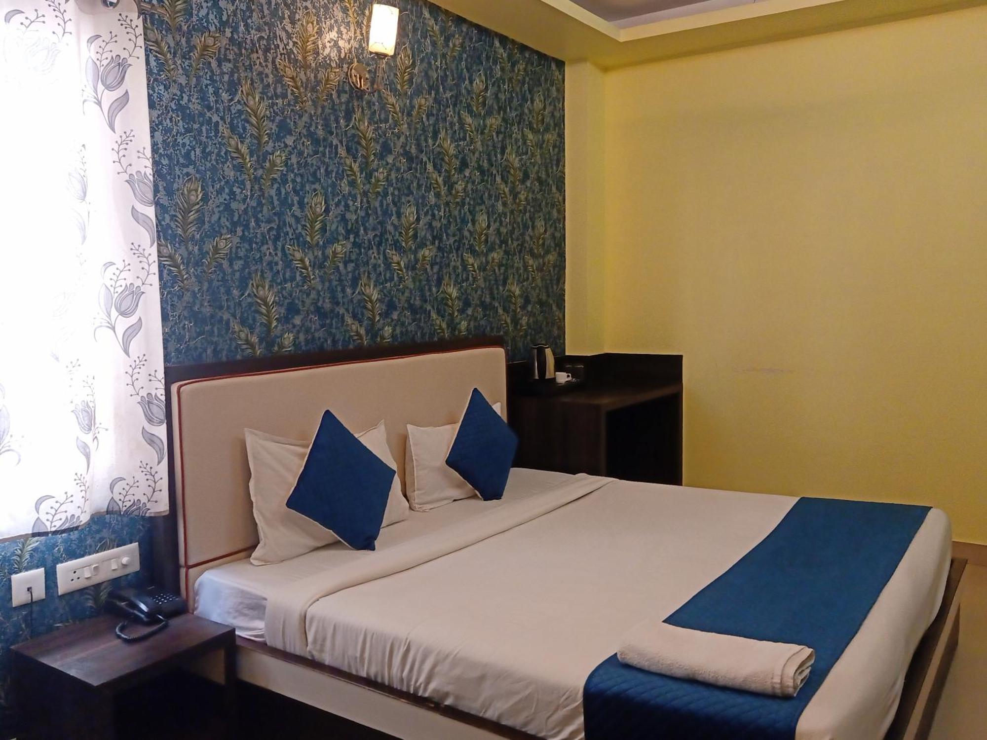 Hotel Janki International 3 Km From Kashi Vishwanath Temple Free Pickup From Railway Station Varanasi Eksteriør billede
